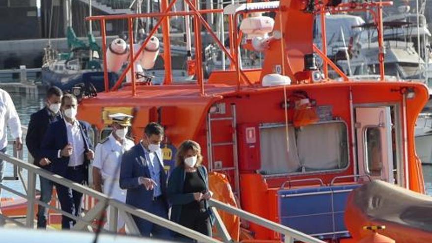 Pedro Sánchez y Teresa Ribera subieron a un buque de la Armada.
