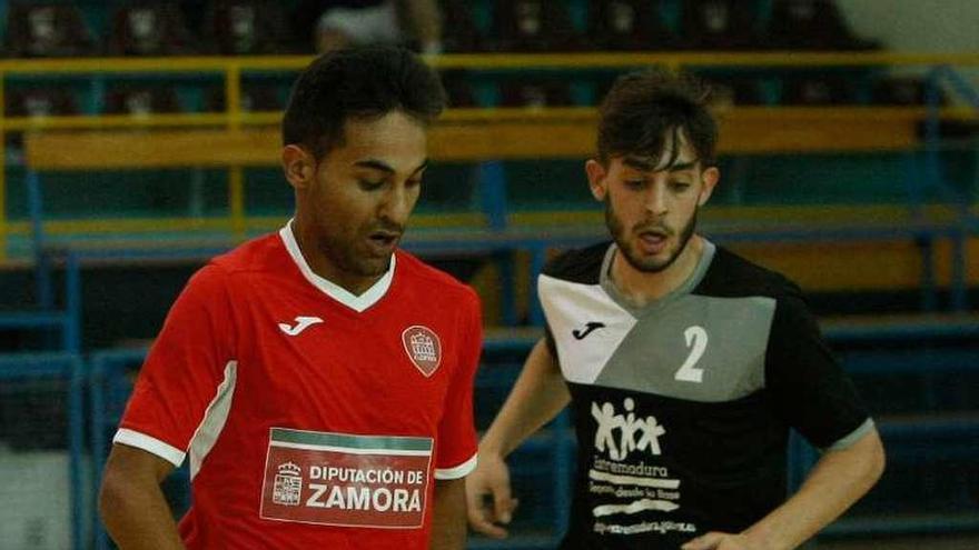 Ángel durante el primer encuentro de pretemporada.