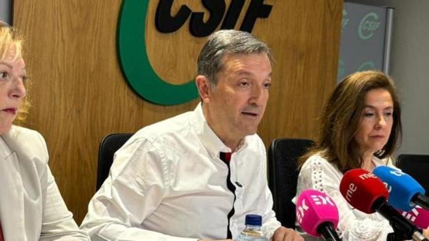 Homologar salarios y reducir la temporalidad en el empleo público: las exigencias de CSIF al nuevo Gobierno extremeño