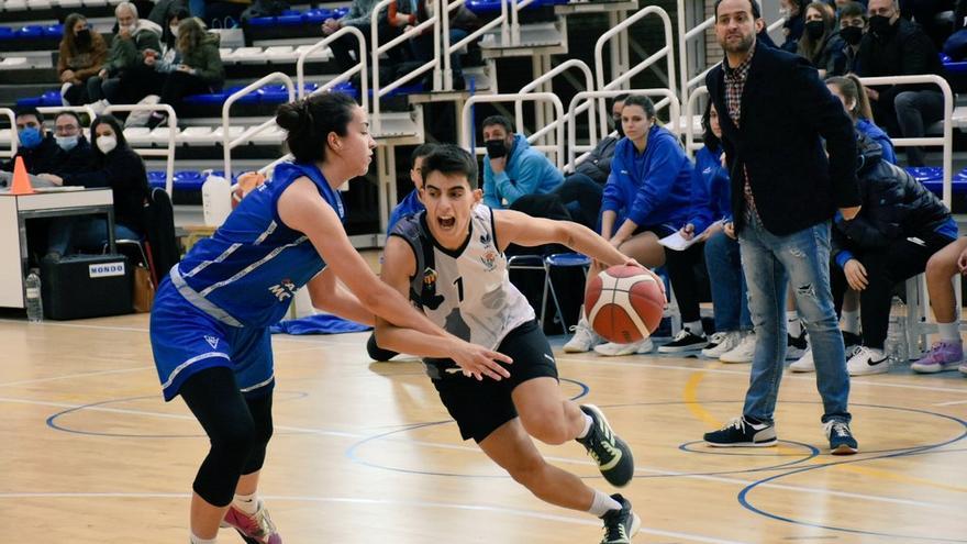 El Fustecma Nou Bàsquet se reengancha en Zaragoza a la pelea por el liderato