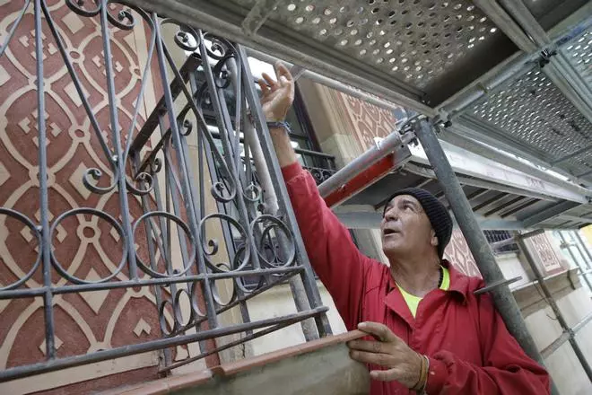 Los trabajos de rehabilitación en el antiguo Hotel Madrid de Gijón, en imágenes