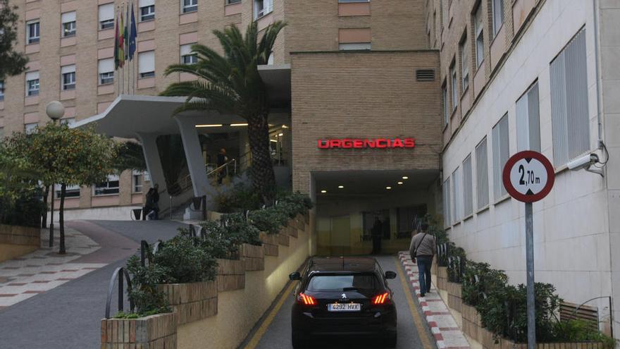 Entrada a las Urgencias del Hospital Regional de Málaga.