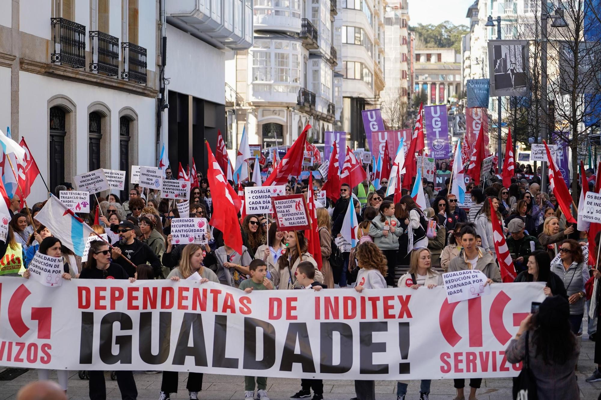 Más de 600 trabajadores de tiendas de Inditex protestan en A Coruña para exigir mejoras