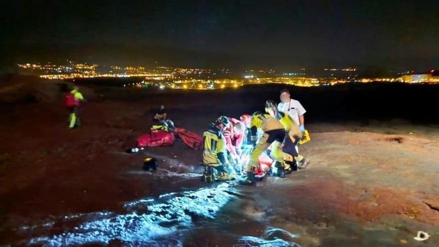 Rescatan a un joven de 18 años tras una caída en una zona de difícil acceso en Granadilla de Abona