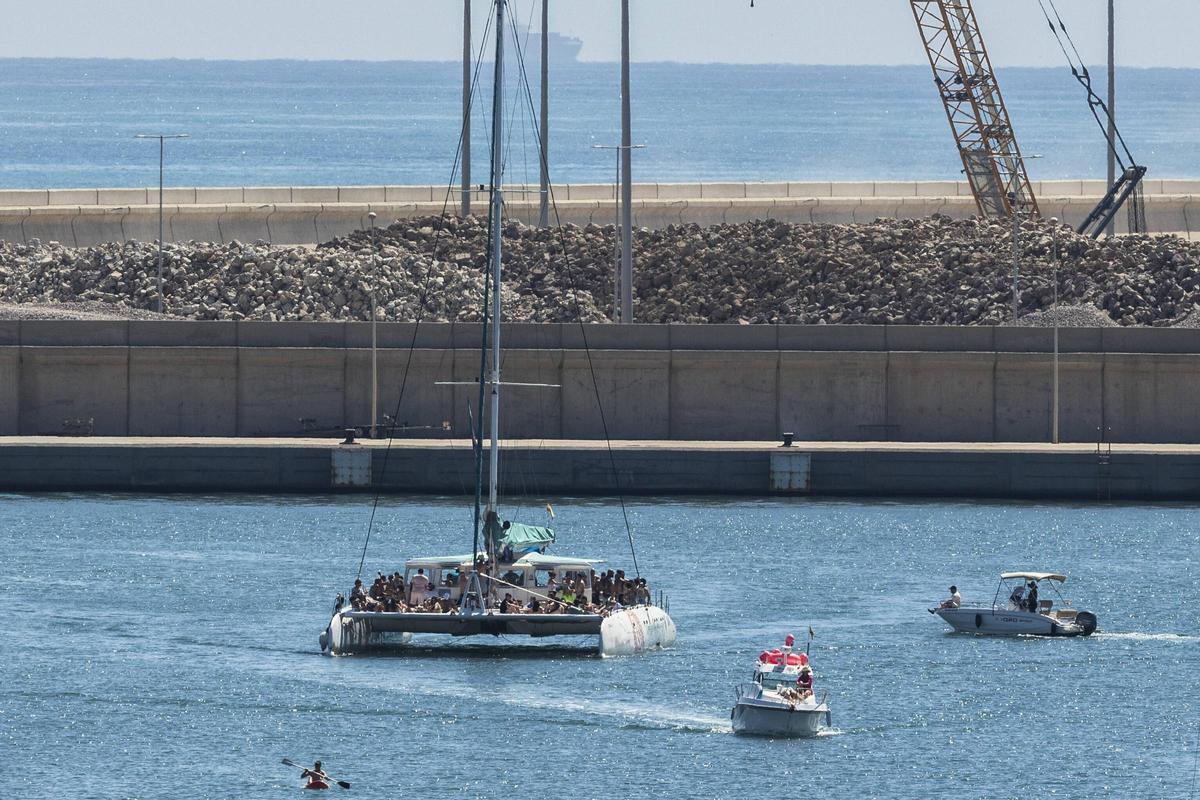 Obras de ampliación del puerto donde se ha detonado la bomba.