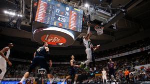 Una imagen de los últimos compases del Barça-Unicaja de Copa en Badalona