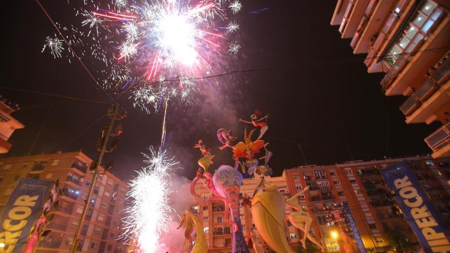 Cremà de la falla de l&#039;antiga de Campanar.