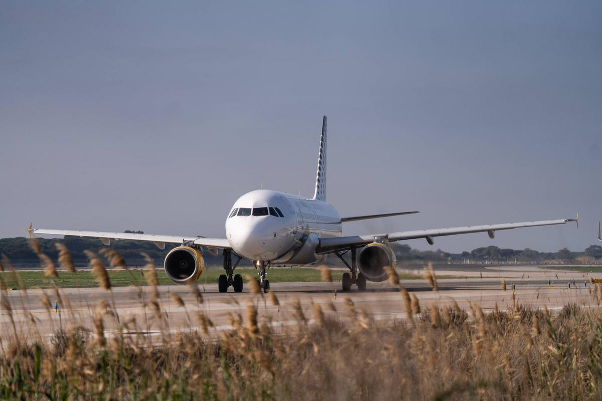 Recorrido por el campo de vuelo del Aeropuerto de Barcelona‑El Prat.