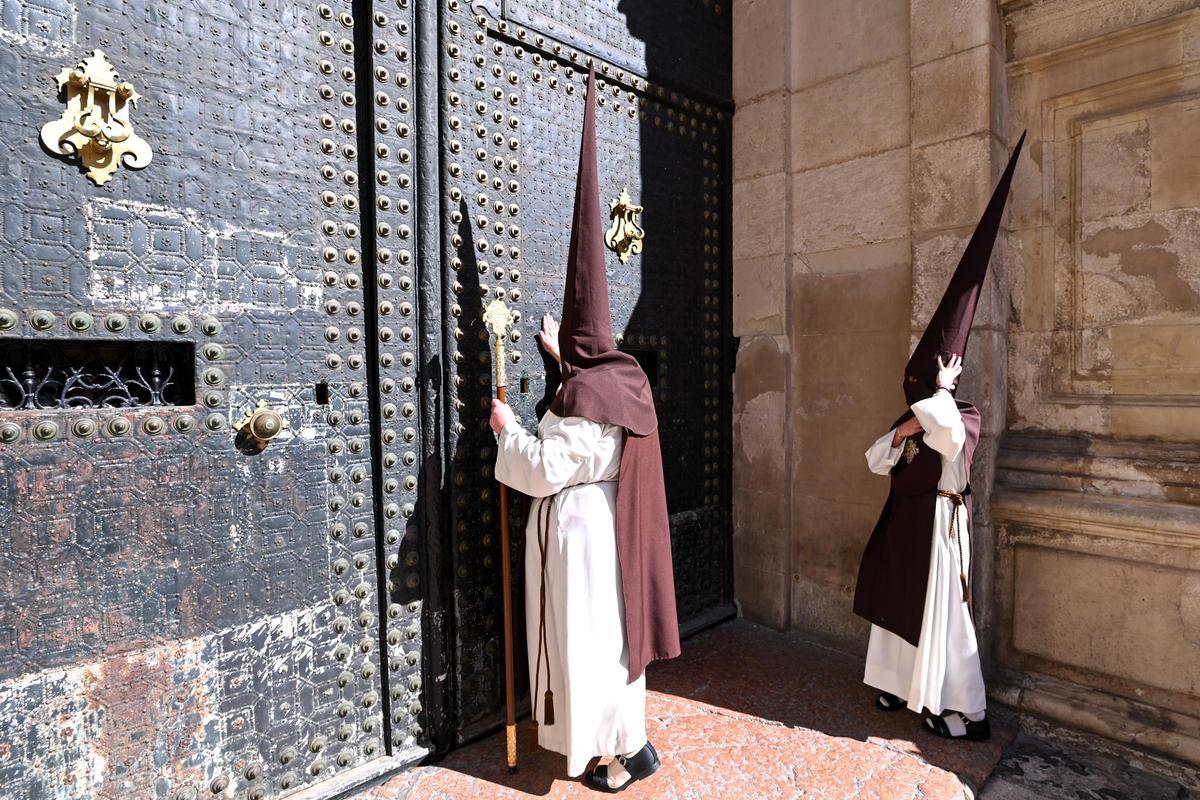 Así salen las procesiones en Elche este Martes Santo Así salen las procesiones en Elche este Martes Santo