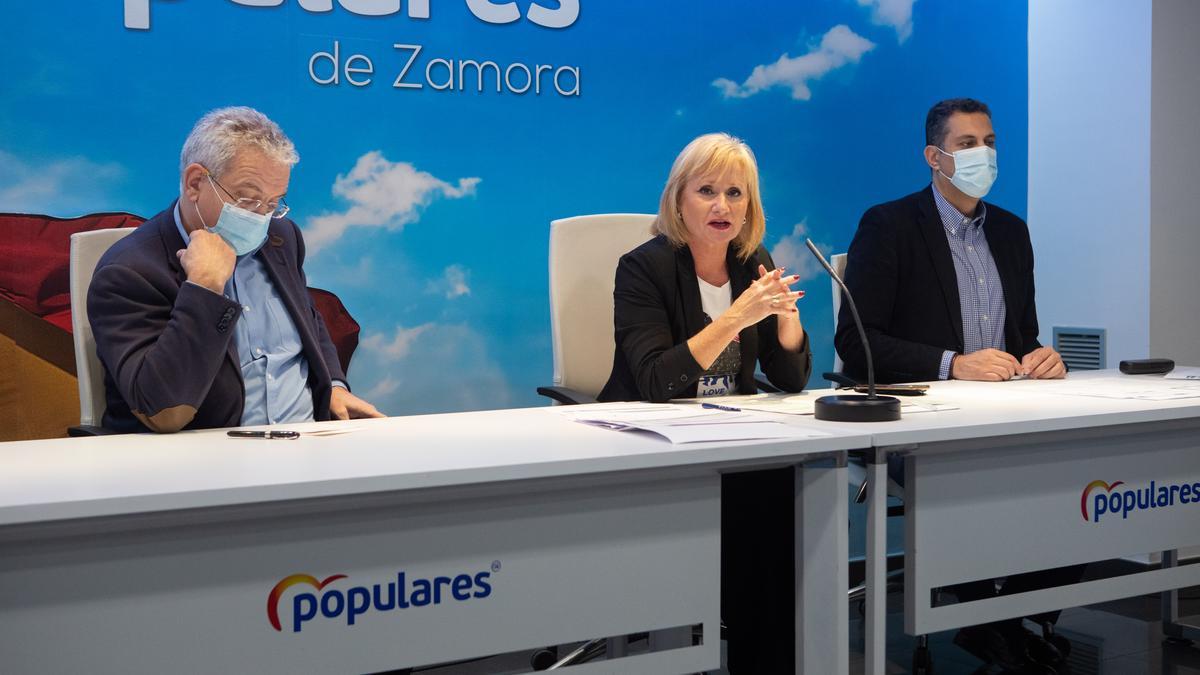 Óscar Reguera, Leticia García y Alberto Castro valoran el presupuesto regional.