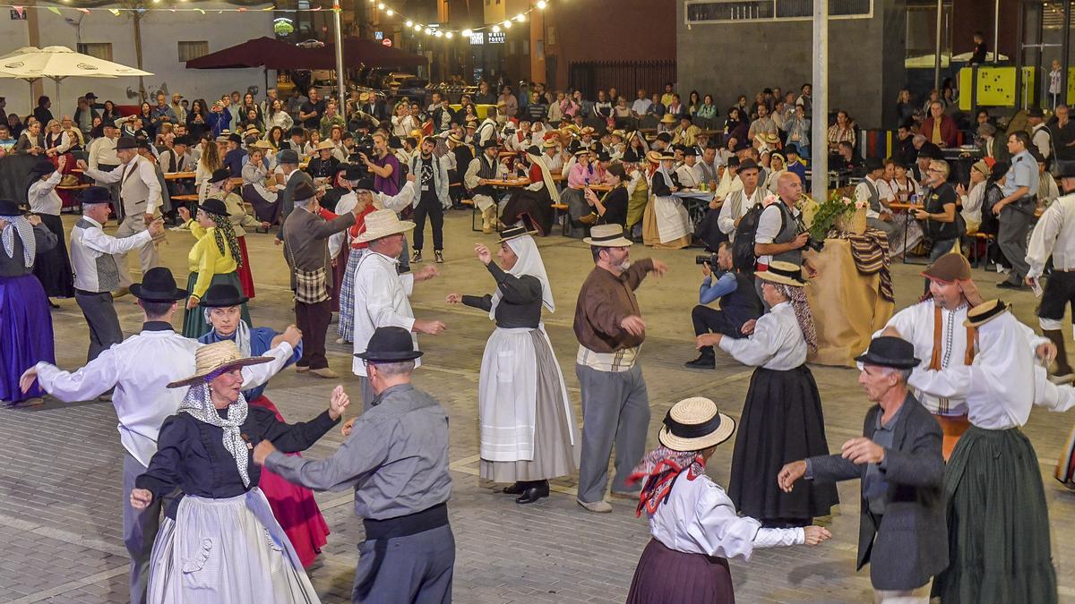 Primera edición del Baile de Taifas en la Plaza del Pilar, Guanarteme