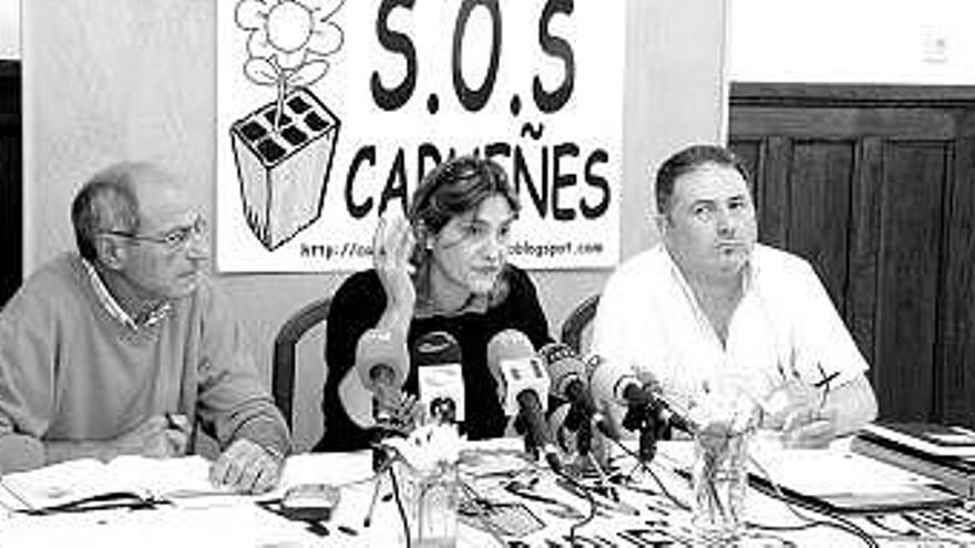 Francisco Cadórniga, Cristina Moreno e Ignacio Martínez, en Cabueñes.