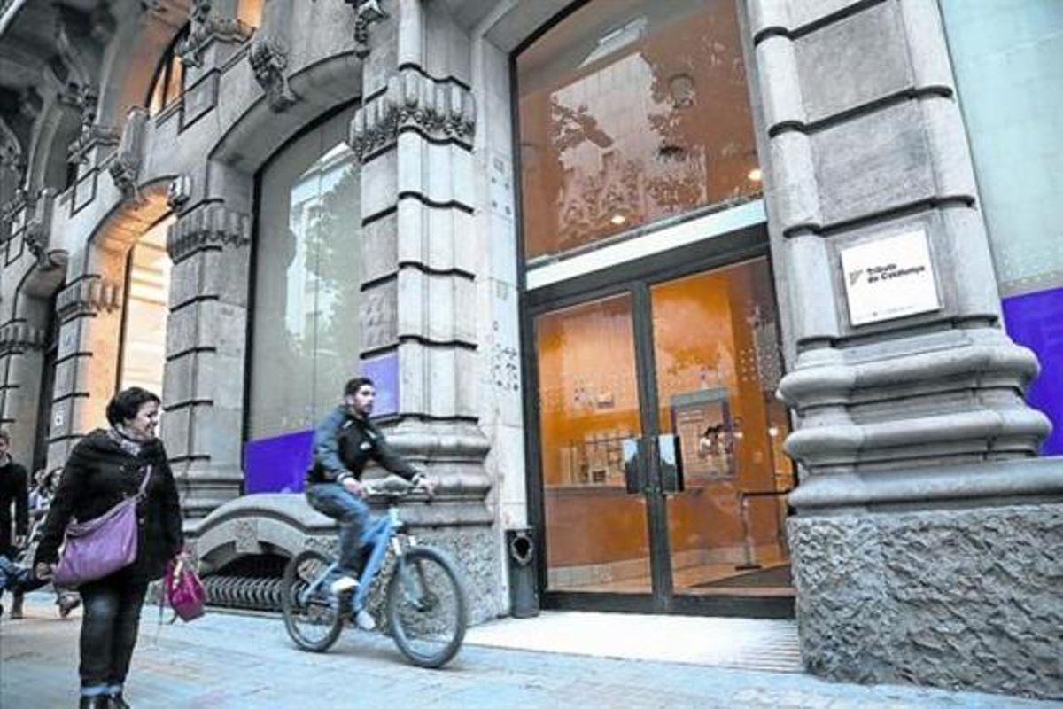 Seu de l’Agència Tributària de Catalunya al carrer de Fontanella de Barcelona. Seu de l’Agència Tributària de Catalunya al carrer de Fontanella de Barcelona.