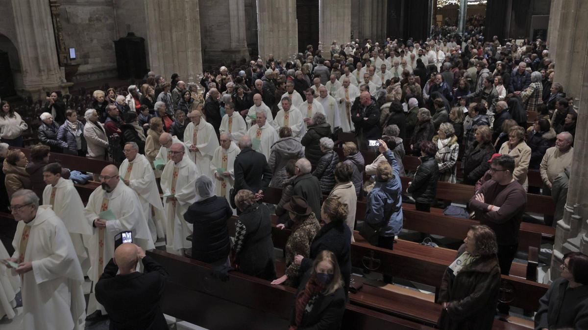 Celebración de bienvenida del Año Jubilar de la Esperanza, en la Catedral de Oviedo, el 29 de diciembre de 2024.