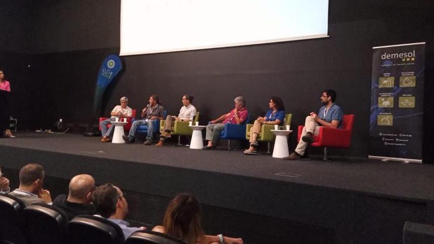 Docentes, políticos y ecologistas participan en el congreso.  | INFORMACIÓN