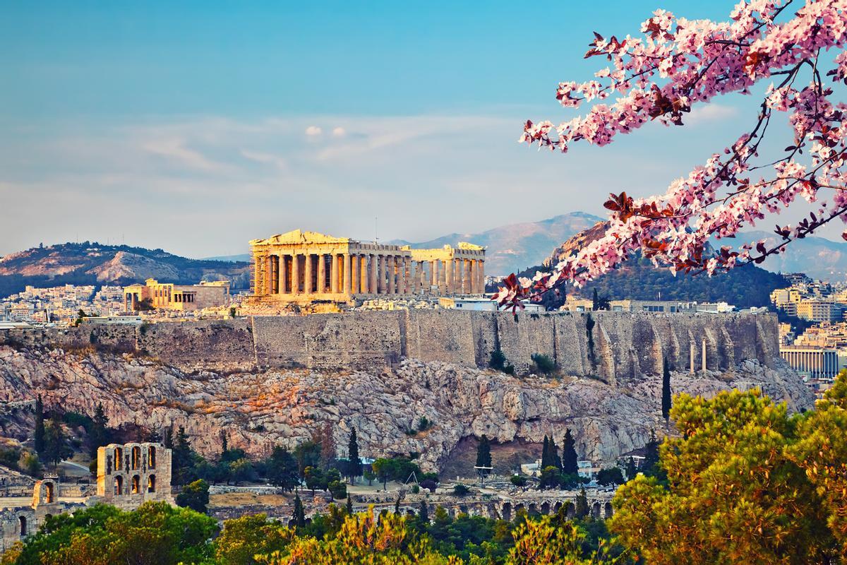La Acrópolis de Atenas en un atardecer.