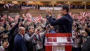 El presidente del Gobierno y secretario general del PSOE, Pedro Sánchez, en un mitin del partido en Valencia. 