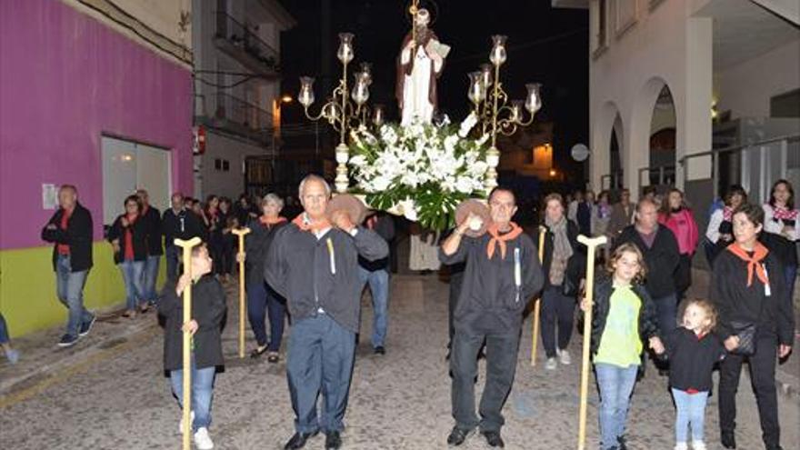 Moncofa sale a la calle para honrar a Sant Antoni