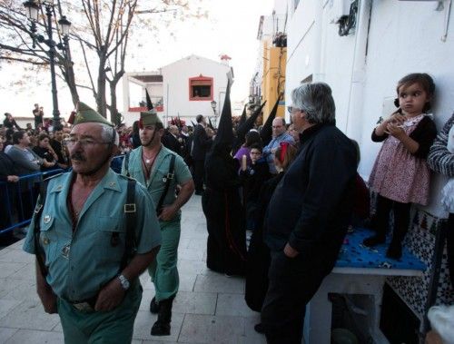 Alicante se vuelca con la procesión de Santa Cruz