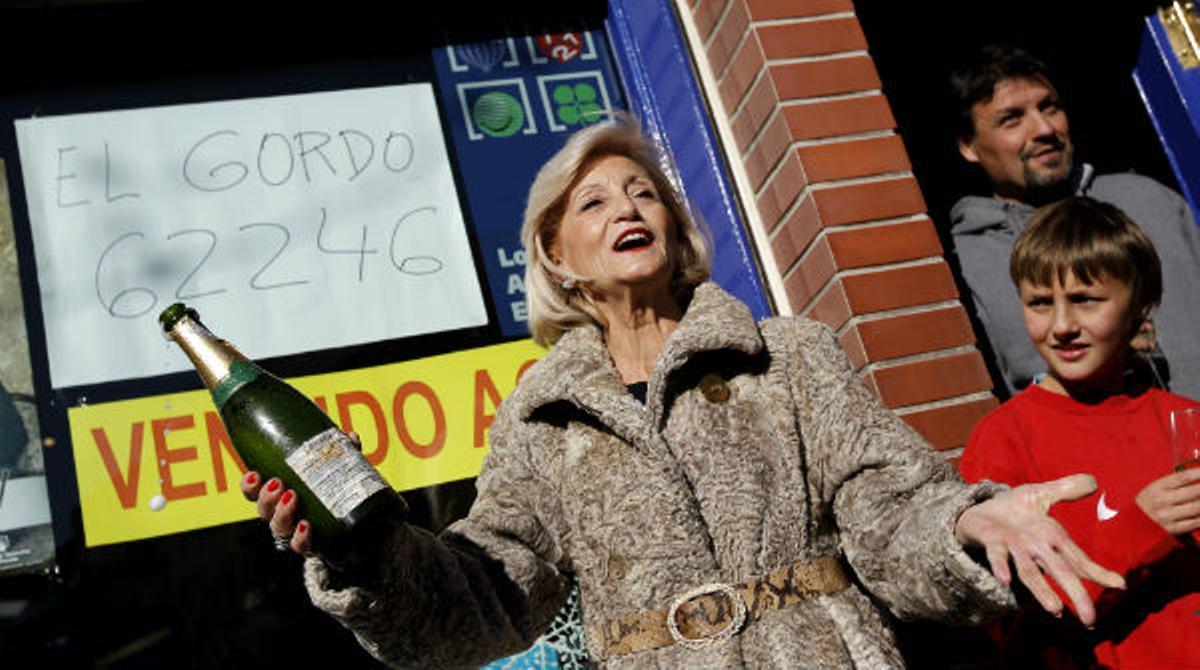 Leganés (Madrid) s’emporta 356 milions d’euros, el pessic més gros del primer premi de la Loteria de Nadal del 2013