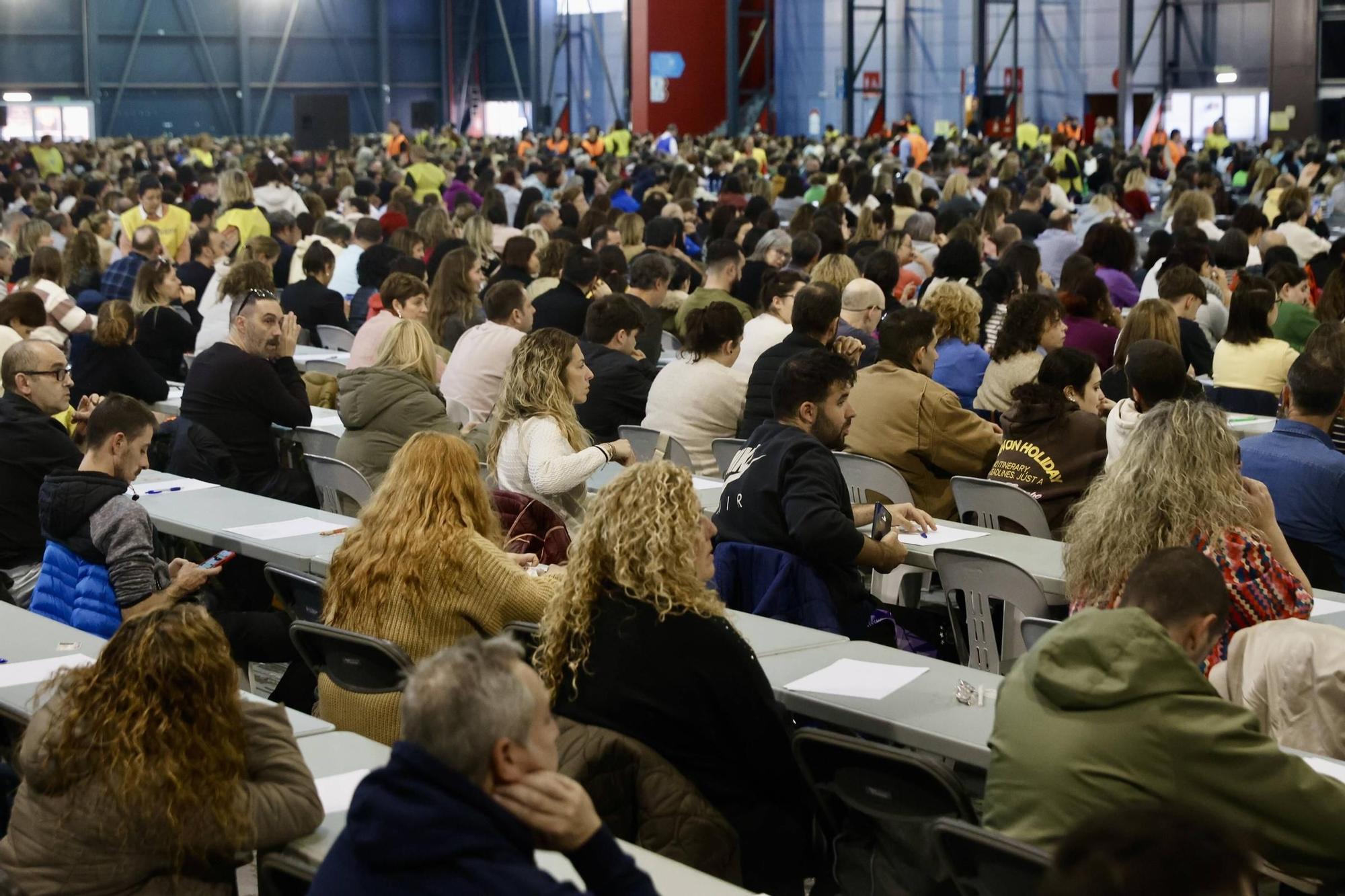 EN IMÁGENES: Las multitudinarias oposiciones al Sespa en el recinto Luis Adaro de Gijón