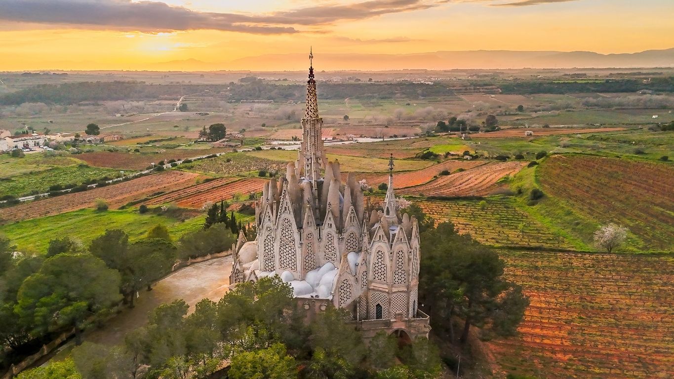 En medio de la nada, sin comerlo ni beberlo, encontrarás esta maravilla que no deja indiferente a nadie.
