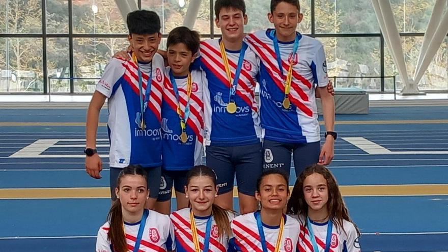 Els guanyadors de les curses de relleus sub-14 de l'Avinent