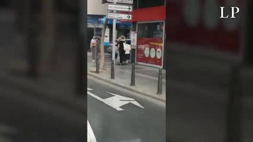 Vídeo: Graban a un hombre caminando desnudo por las calles de Las Palmas de Gran Canaria