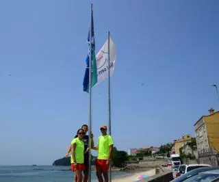 Los socorristas se despliegan ya en 12 playas de la comarca