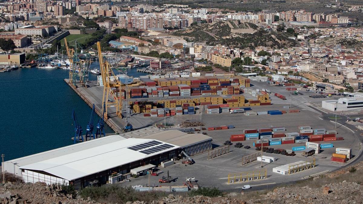 Vista aérea de la terminal marítima del Puerto de Cartagena, en una imagen tomada este jueves.