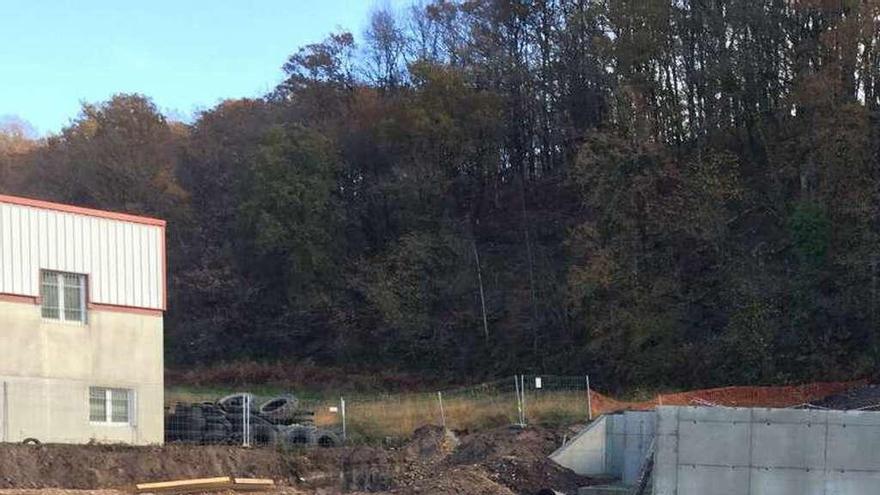 Obras en el punto limpio de Piloña.