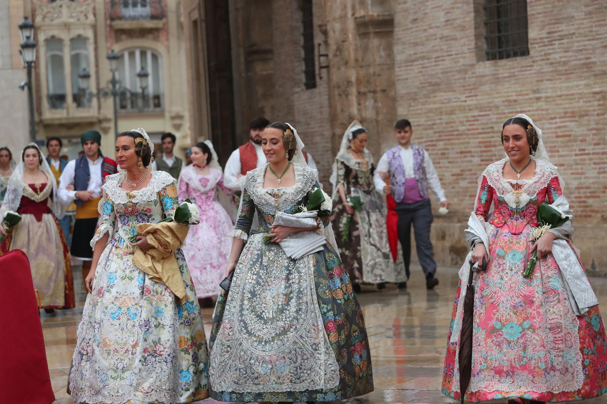 Búscate en el primer día de ofrenda por la calle de la Paz (entre las 15:30 a las 17:00 horas)