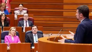 Tudanca desvela que de 33 anuncios de Mañueco 24 eran repetidos, según la IA y le insta a usarla en sus discursos