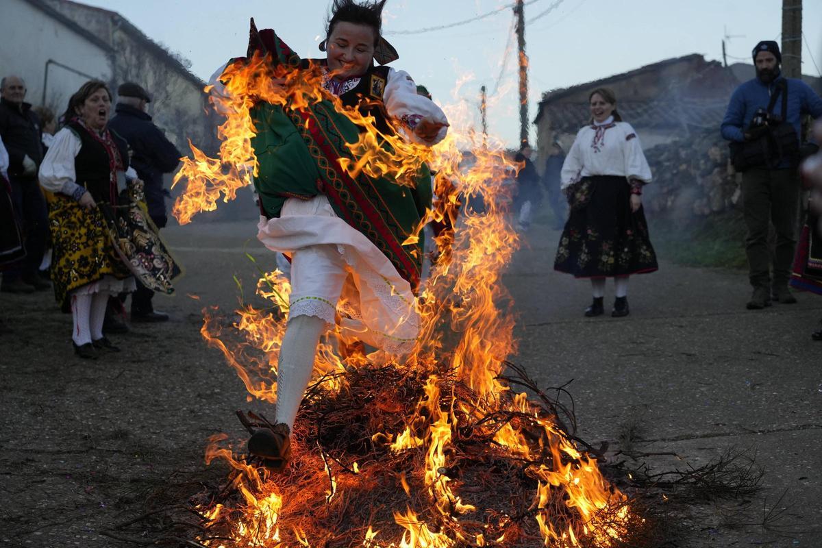 GALERÍA | Salto del piorno en Andavías contra viento y marea
