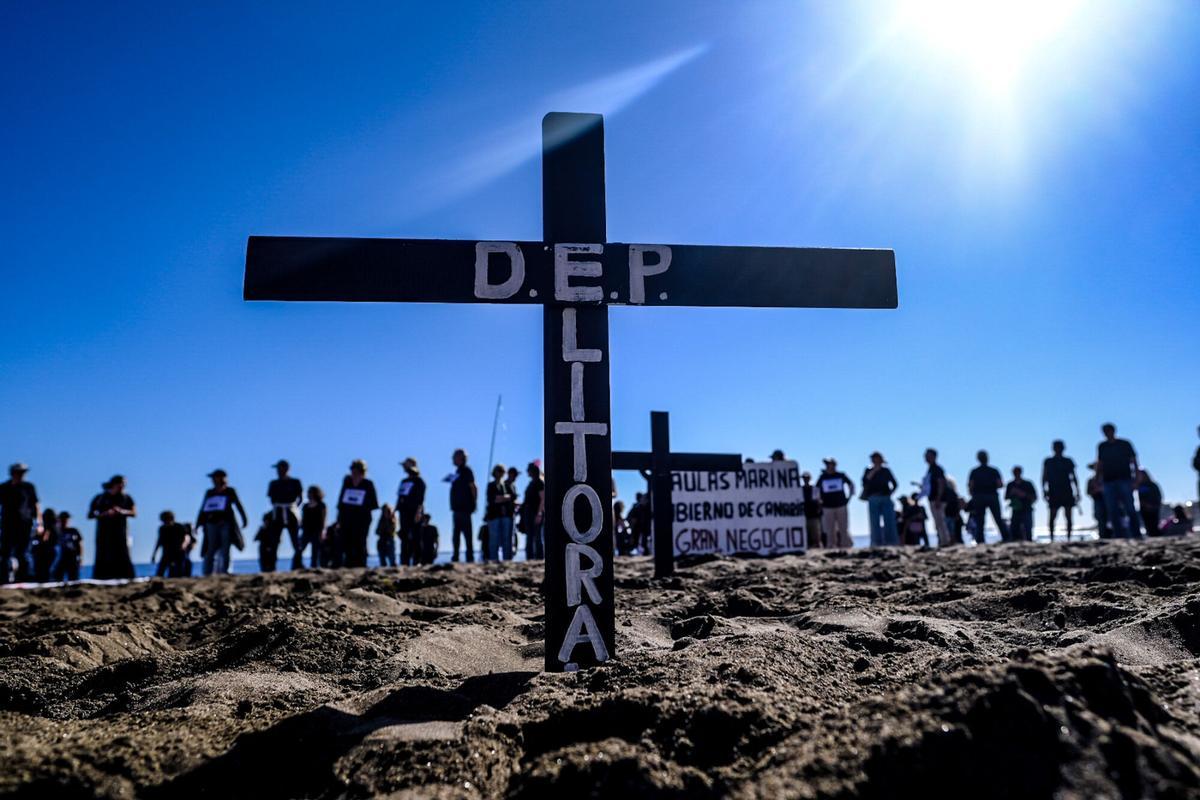 Manifestación contra las jaulas marinas en la costa de Telde