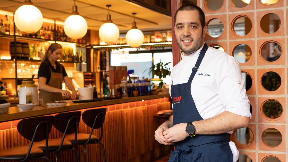 El cocinero Aleix Jorba, en uno de los comedores de Rauxa.