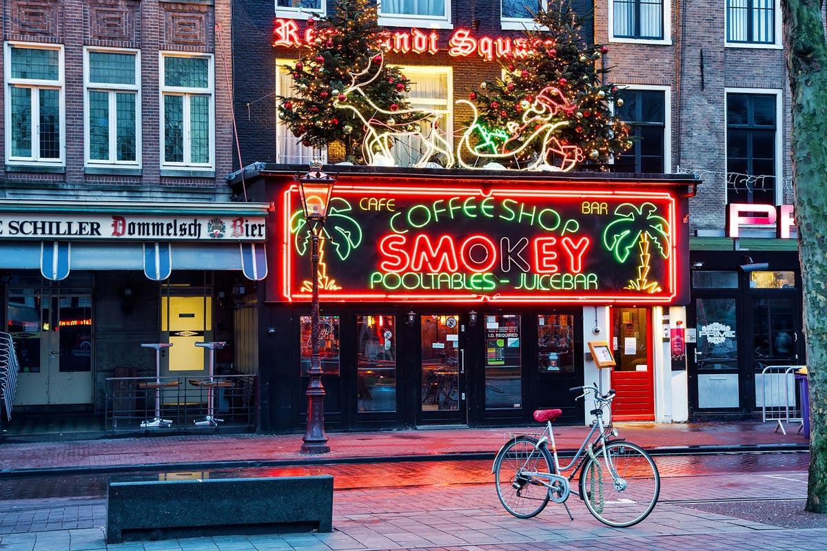 Un 'coffee shop' en Ámsterdam.