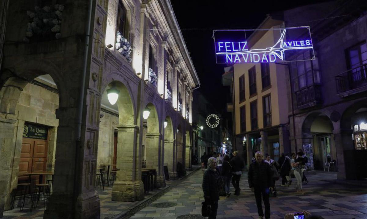 Aspecto del inicio de la calle de Rivero, el día del encendido en 2024.