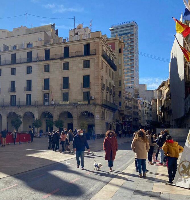 La plaza del Ayuntamiento sin tráfico rodado las Navidades pasadas