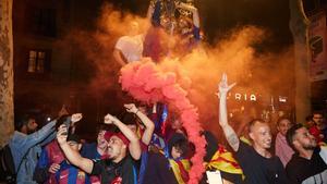 As赤 fue la celebraci車n azulgrana en Canaletas As赤 fue la celebraci車n azulgrana en Canaletas