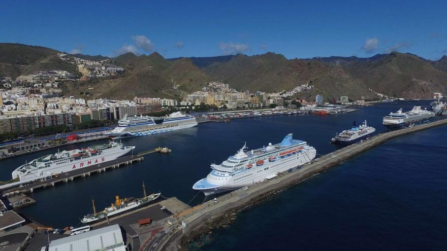 El buque gasista ‘GTA FPSO’ incluye a Tenerife en el mundo de la reparación naval