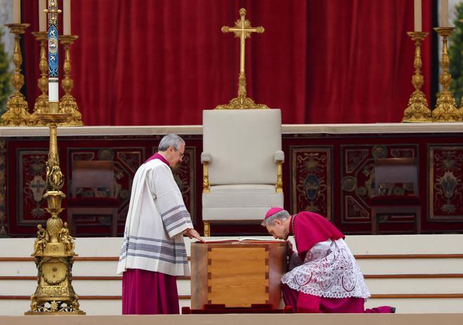 El funeral por el papa Benedicto XVI, en imágenes