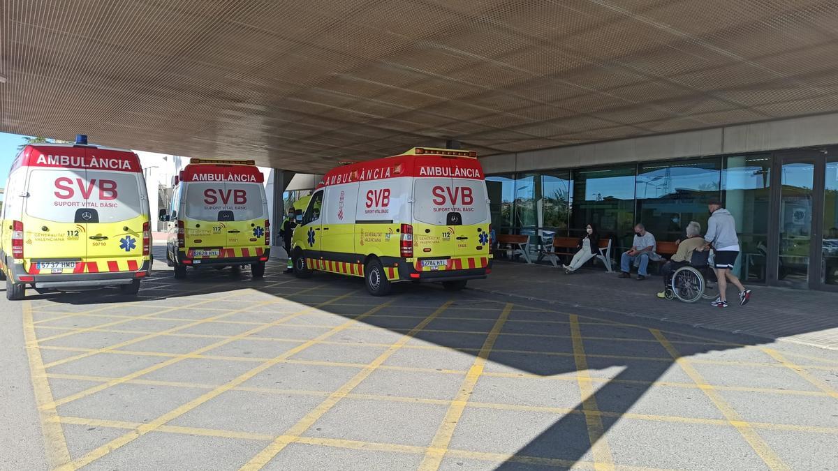 El Hospital Universitario de Torrevieja asume en los últimos días una gran presión asistencial en Urgencias.