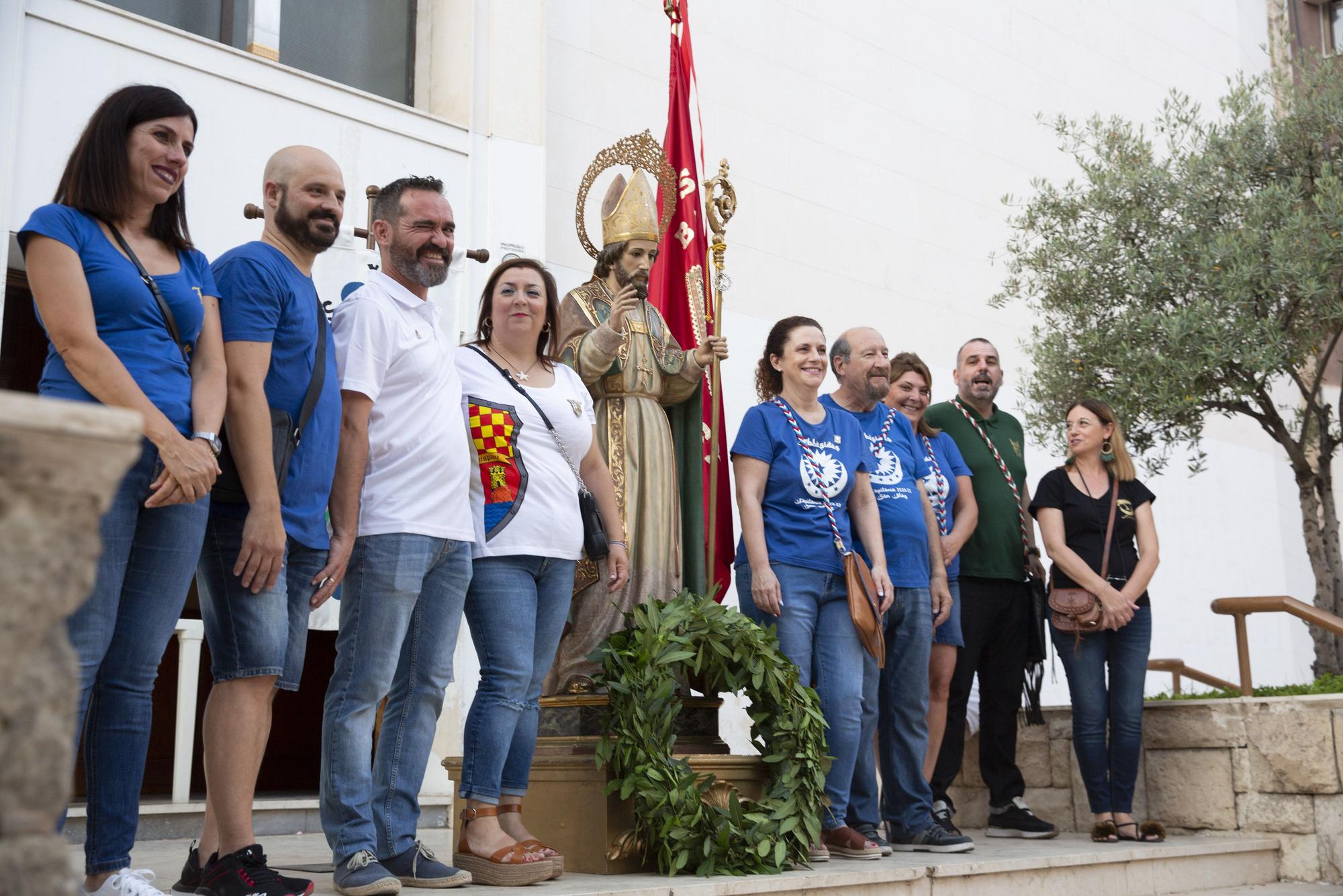 Arrancan las Fiestas de los Moros Y Cristianos de San Blas con la entrada de bandas y el Homenaje a los festeros fallecidos