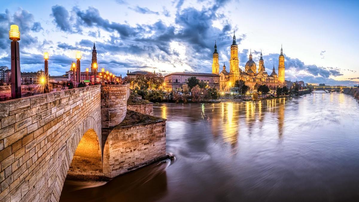 Quédate de piedra al admiral la impresionate Basílica del Pilar