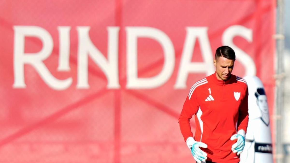 Odysseas Vlachodimos regresa del parón internacional con Grecia y entrena con el Sevilla FC