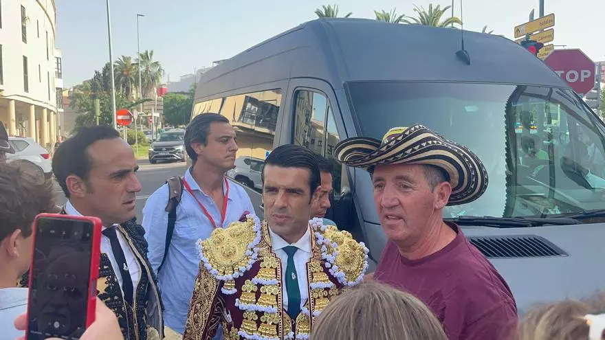 Vídeo | El cacereño Emilio de Justo a su llegada al coso