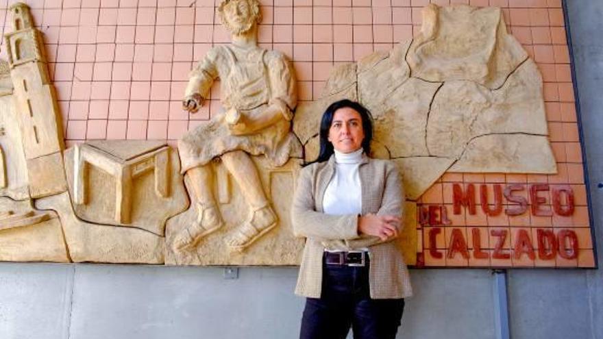 Loles Esteve: «El Museo del Calzado de Elda debe modernizarse»