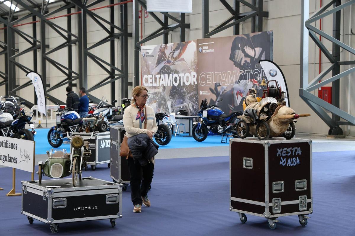Un paseo entre coches y motos en Vigo Un paseo entre coches y motos en Vigo