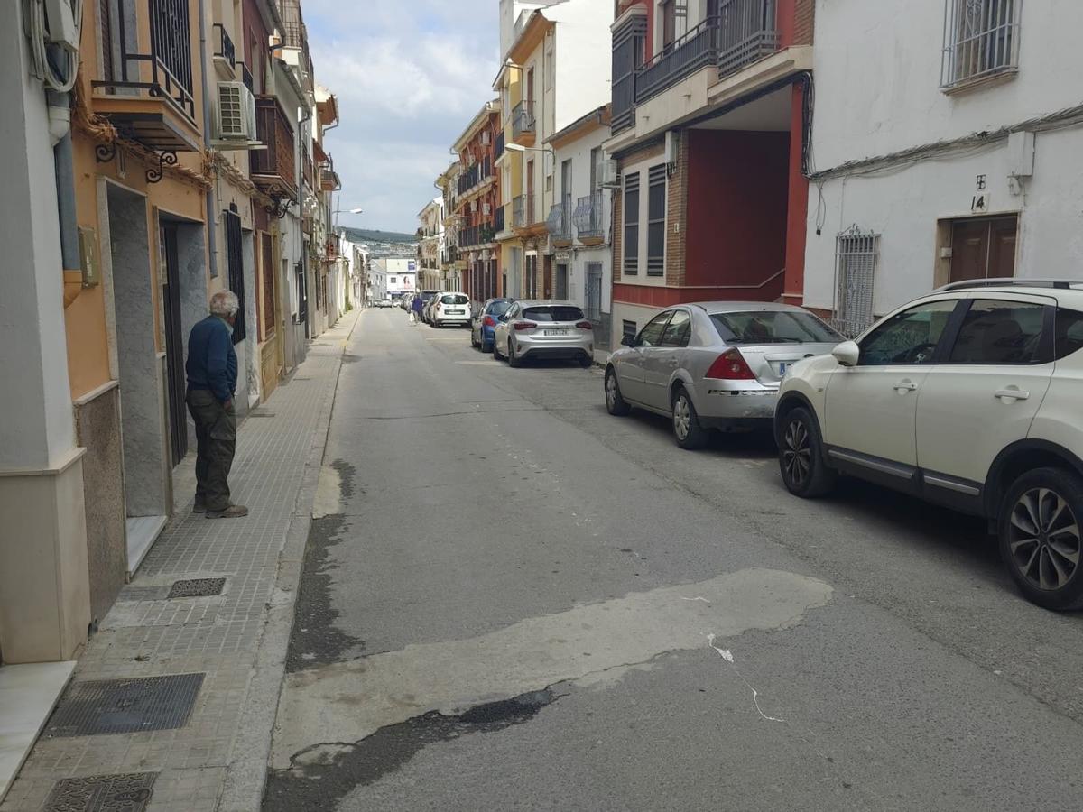 Calle Cesteros de Lucena, donde se encuentra la vivienda en la que se produjo el crimen